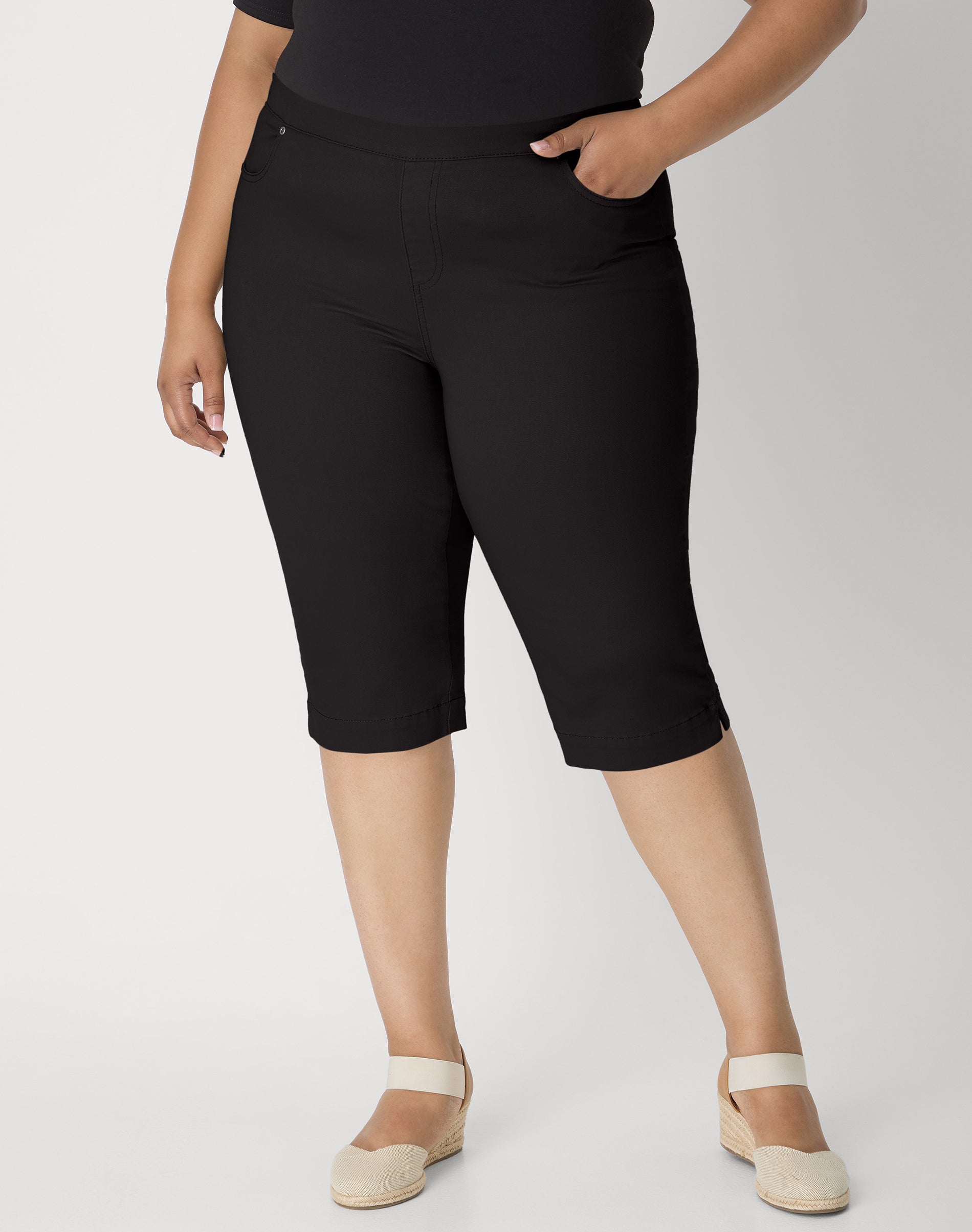 Hanes Just My Size Women's Pull-On Capri Pants - Straight Fit - Elastic Waistband & Pockets, 17" (Plus ) Black 3X